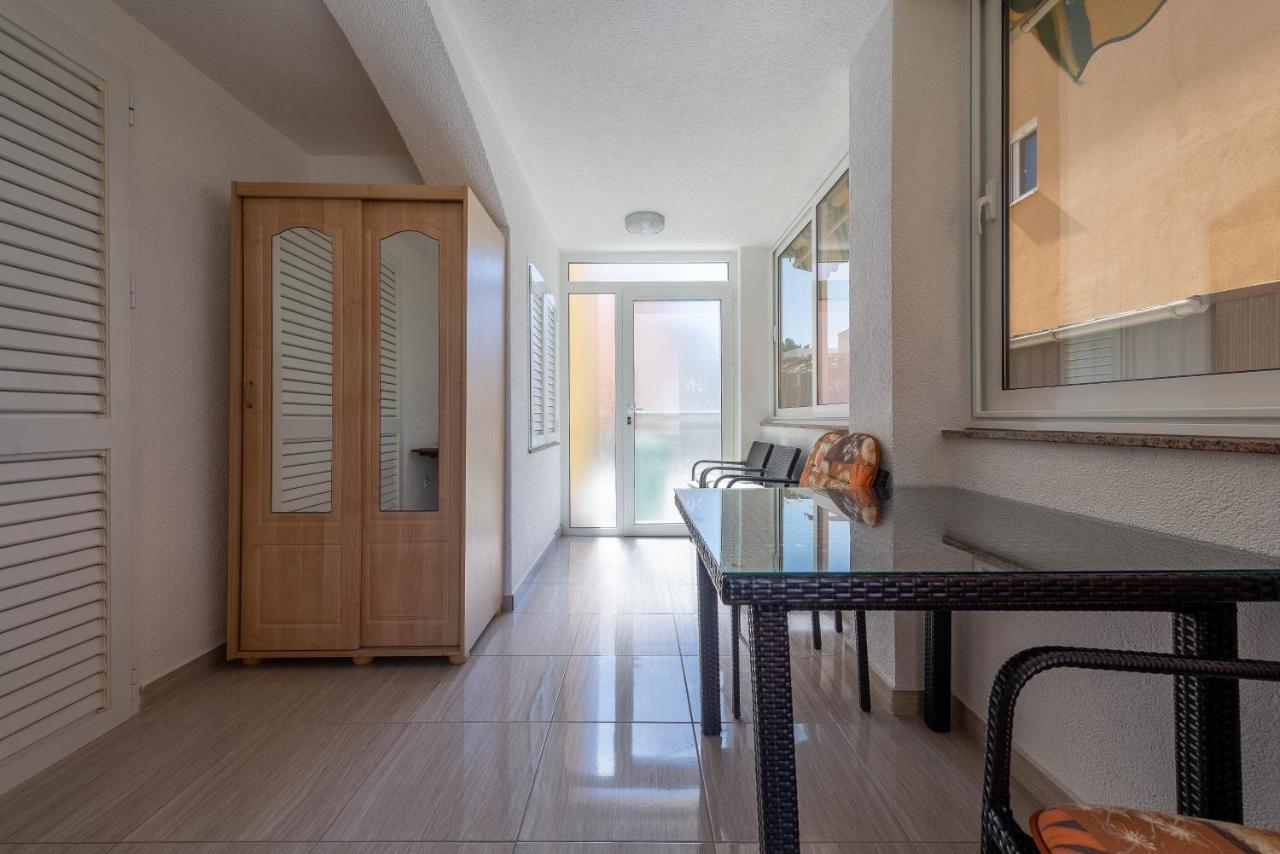 Niko Apartment วีร์ ภายนอก รูปภาพ
